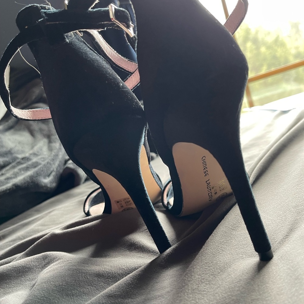 High heels - Picture 2 of 3